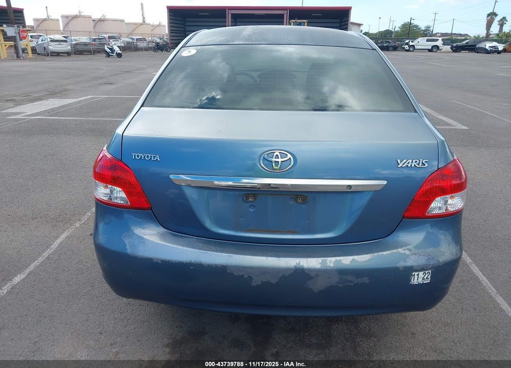 2011 TOYOTA YARIS VIN: JTDBT4K39B4083678