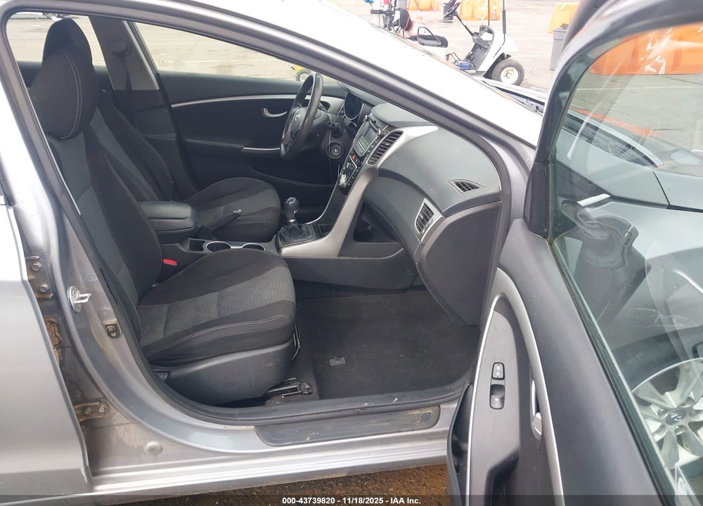2014 HYUNDAI ELANTRA GT VIN: KMHD35LH2EU171450