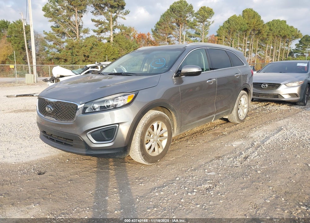 2016 KIA SORENTO VIN: 5XYPG4A53GG102604