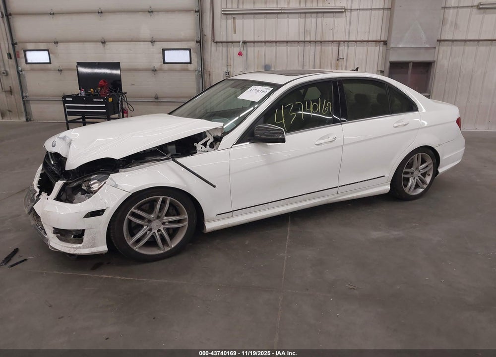 2013 MERCEDES-BENZ C 300 SPORT 4MATIC VIN: WDDGF8AB9DR279354