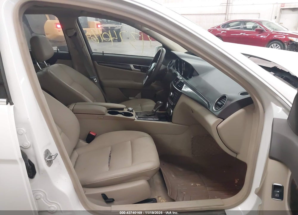 2013 MERCEDES-BENZ C 300 SPORT 4MATIC VIN: WDDGF8AB9DR279354