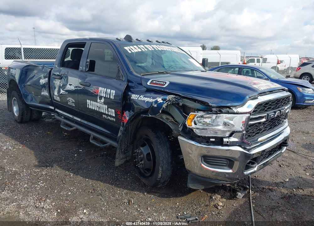 2022 RAM 3500 TRADESMAN  4X2 8' BOX VIN: 3C63RPGL1NG267315