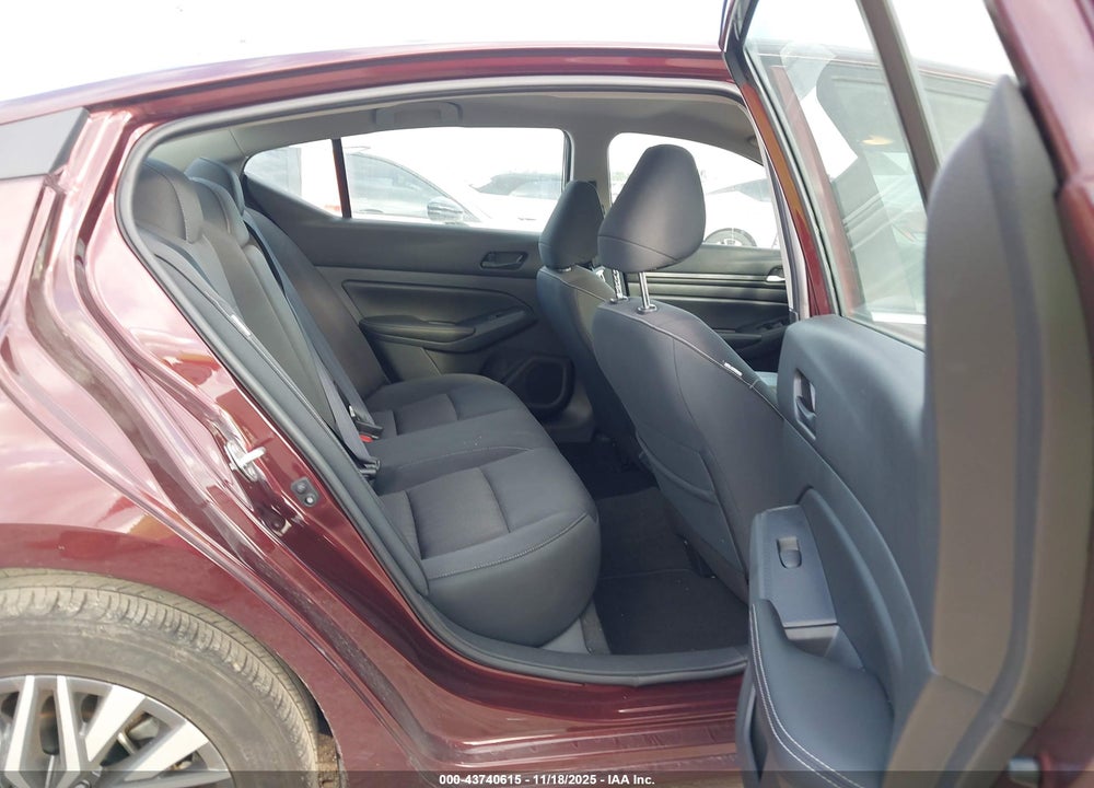 2024 NISSAN ALTIMA SV FWD VIN: 1N4BL4DV3RN421777