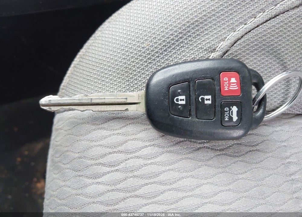 2015 TOYOTA COROLLA VIN: 2T1BURHE5FC384180