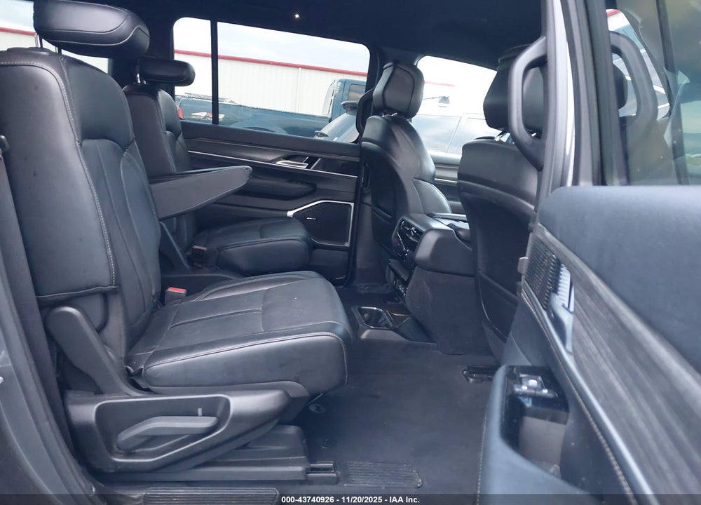 2024 JEEP WAGONEER L SERIES II 4X2 VIN: 1C4SJRBP1RS159907
