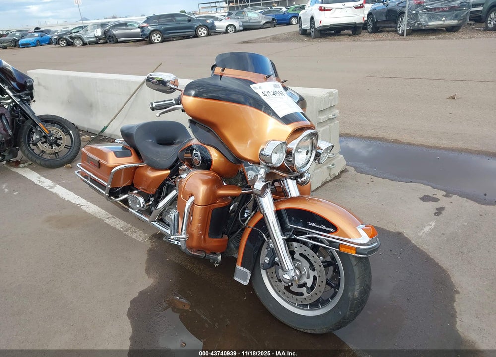 2008 HARLEY-DAVIDSON FLHTCUI 105TH ANNIVERSARY EDITION VIN: 1HD1FC4498Y648272