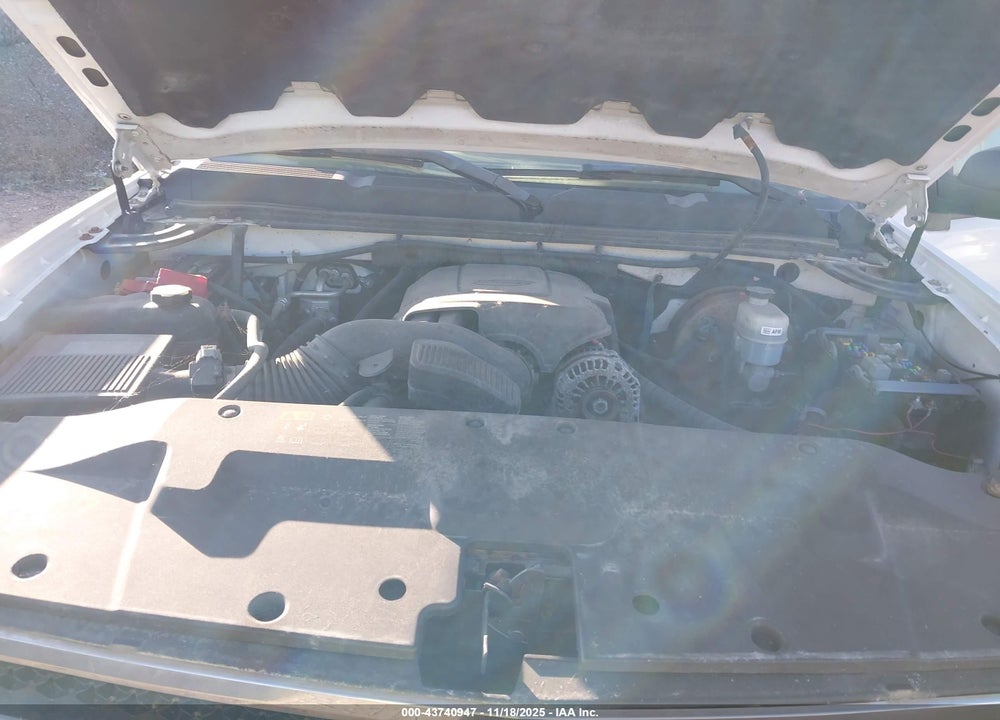 2011 CHEVROLET SILVERADO 1500 LT VIN: 1GCRKSE38BZ400323