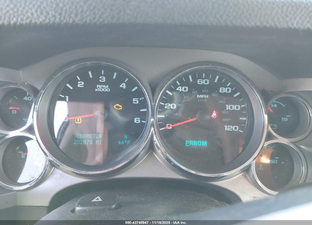 2011 CHEVROLET SILVERADO 1500 LT VIN: 1GCRKSE38BZ400323