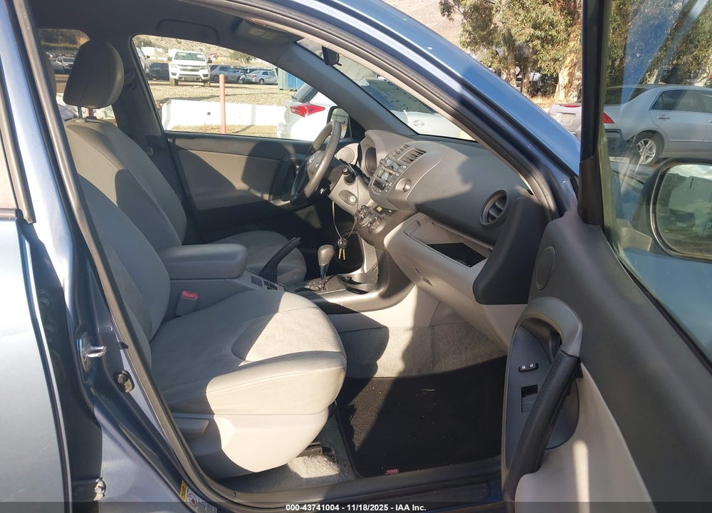 2011 TOYOTA RAV4 VIN: 2T3ZF4DV0BW063603