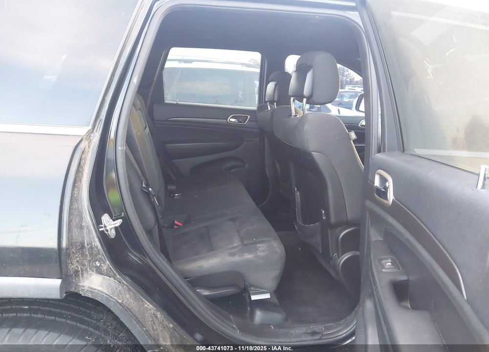 2015 JEEP GRAND CHEROKEE LAREDO VIN: 1C4RJEAG8FC829063