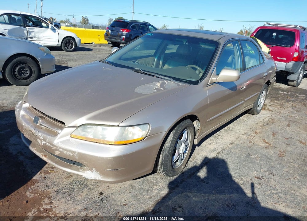 2000 HONDA ACCORD 3.0 EX VIN: 1HGCG1651YA073080