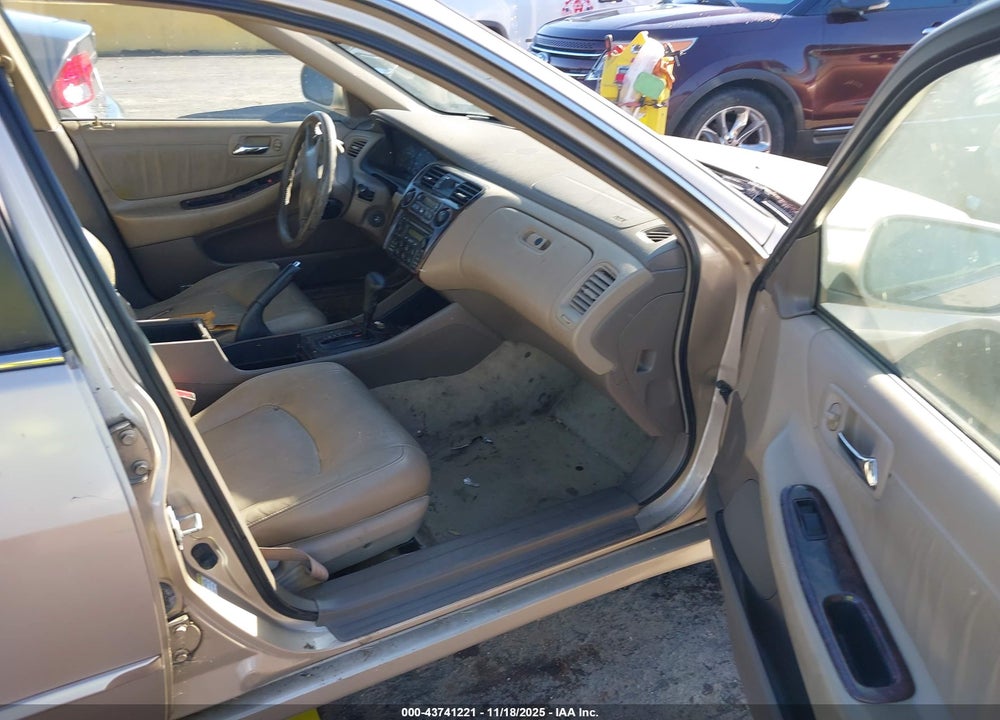 2000 HONDA ACCORD 3.0 EX VIN: 1HGCG1651YA073080