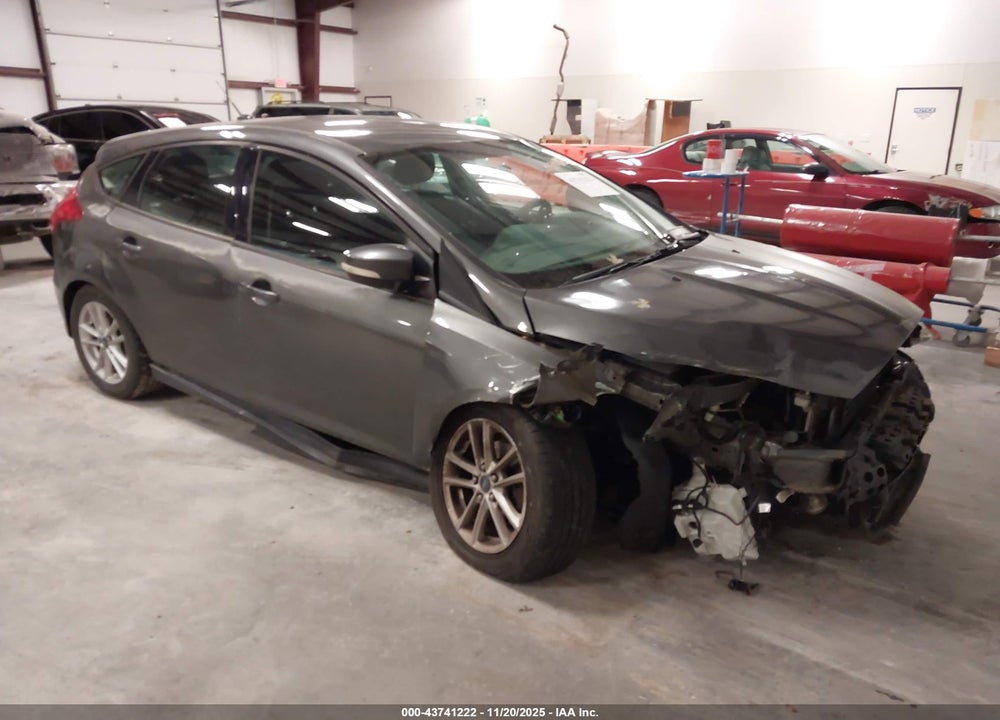 2015 FORD FOCUS SE VIN: 1FADP3K21FL306988