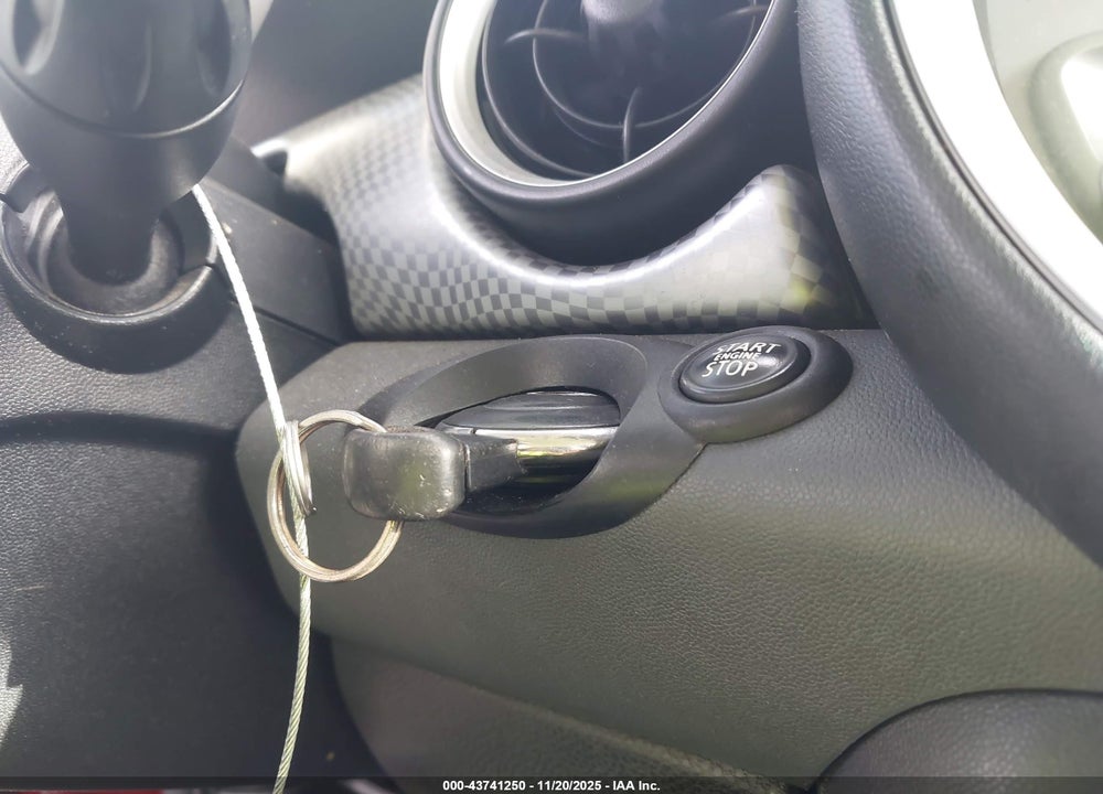 2010 MINI COOPER S VIN: WMWMF7C58ATZ74239