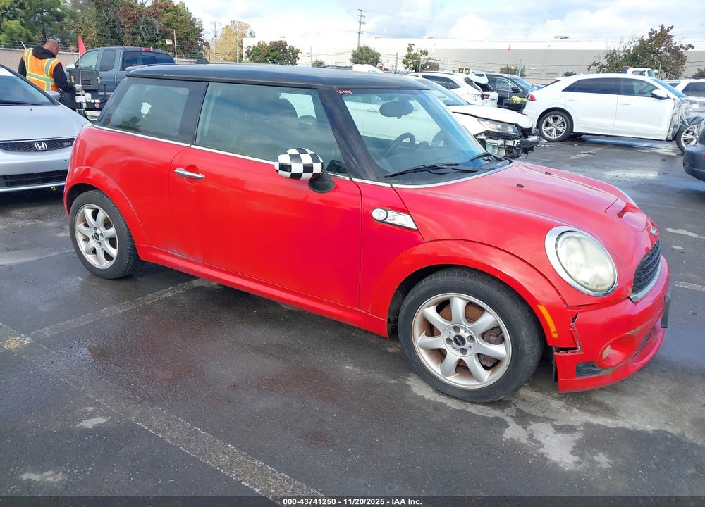 2010 MINI COOPER S VIN: WMWMF7C58ATZ74239