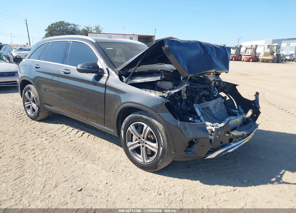 2022 MERCEDES-BENZ GLC 300 SUV VIN: W1N0G8DB5NG111379