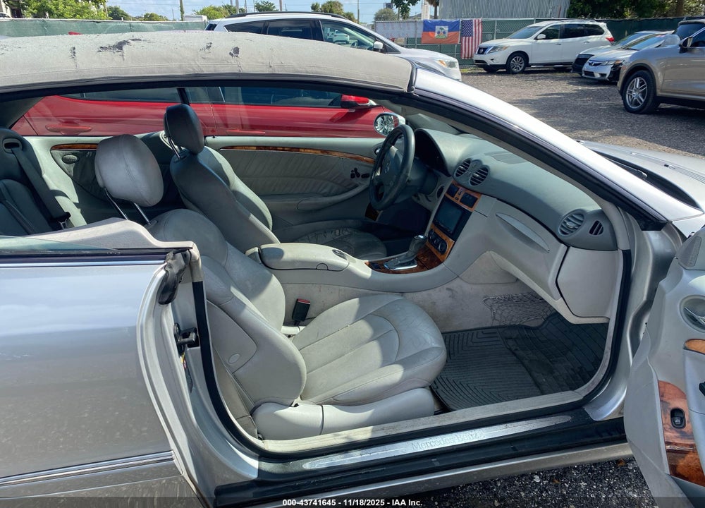 2005 MERCEDES-BENZ CLK 320 VIN: WDBTK65GX5T052787