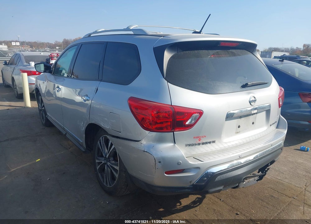 2017 NISSAN PATHFINDER PLATINUM VIN: 5N1DR2MNXHC697045