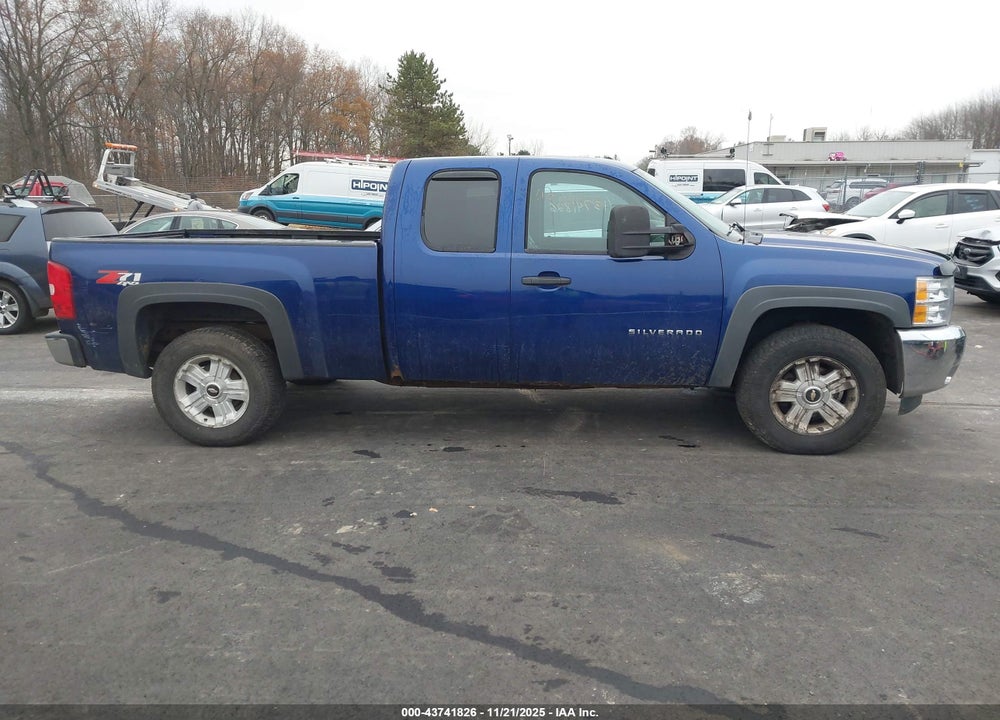 2013 CHEVROLET SILVERADO 1500 LT VIN: 1GCRKSE77DZ157366