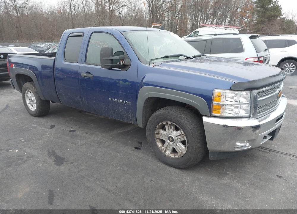 2013 CHEVROLET SILVERADO 1500 LT VIN: 1GCRKSE77DZ157366