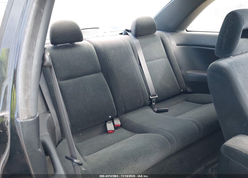 2005 HONDA CIVIC EX VIN: 1HGEM22945L071646