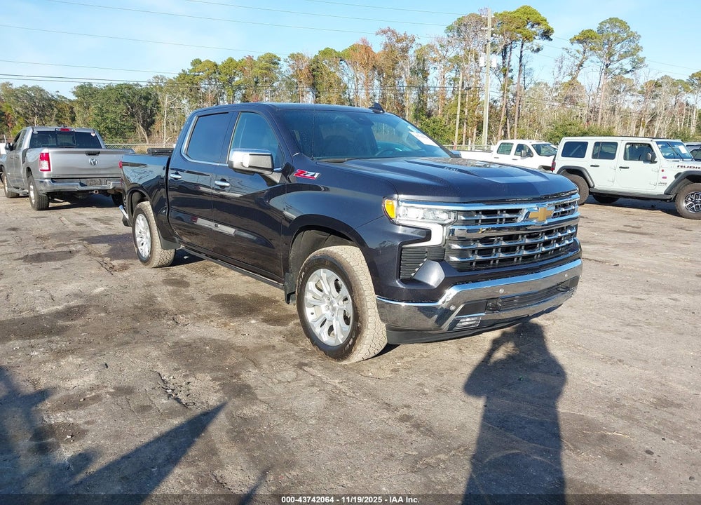 2024 CHEVROLET SILVERADO 1500 4WD  SHORT BED LTZ VIN: 1GCUDGEL1RZ157790