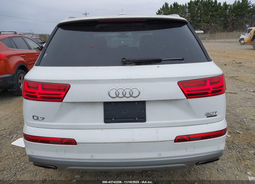 2018 AUDI Q7 3.0T PREMIUM VIN: WA1LAAF74JD002648