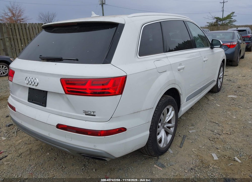 2018 AUDI Q7 3.0T PREMIUM VIN: WA1LAAF74JD002648