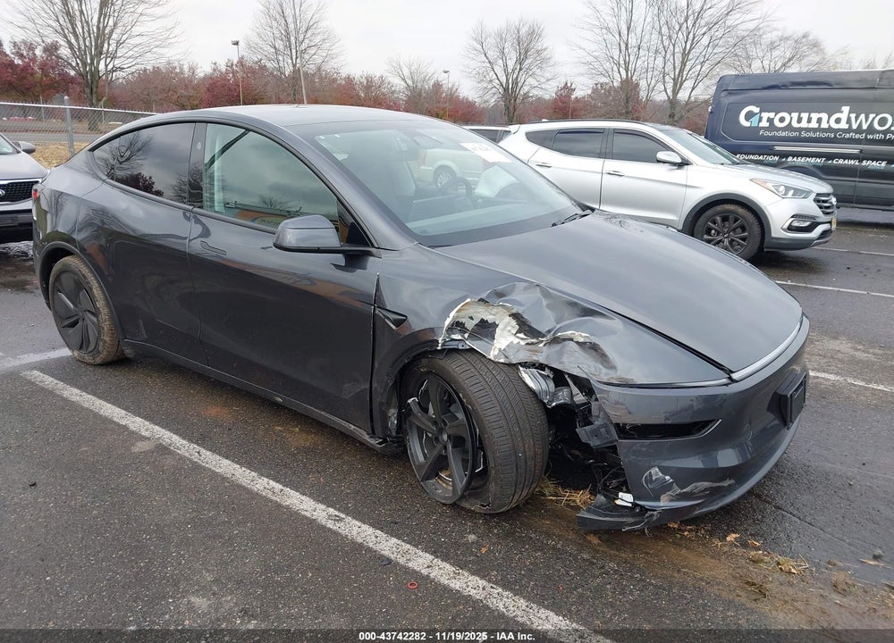 2026 TESLA MODEL Y LONG RANGE DUAL MOTOR ALL-WHEEL DRIVE/LONG RANGE LAUNCH SERIES VIN: 7SAYGDEE2TA470921