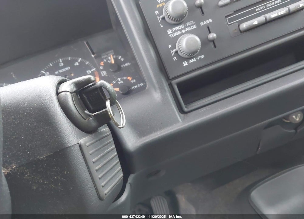 1997 GMC SONOMA SLS WIDESIDE VIN: 1GTDT19X6V8520601