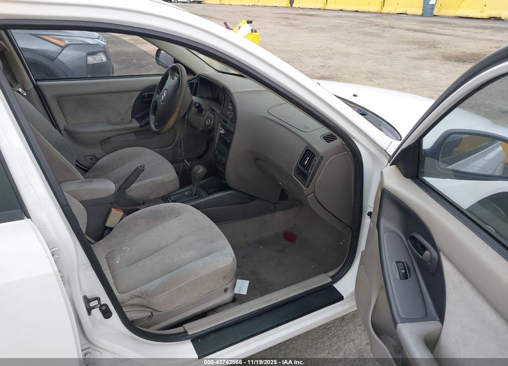 2005 HYUNDAI ELANTRA GLS/GT VIN: KMHDN46D95U048743