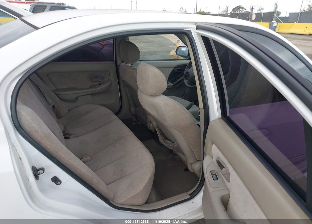 2005 HYUNDAI ELANTRA GLS/GT VIN: KMHDN46D95U048743