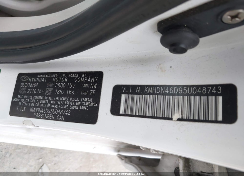 2005 HYUNDAI ELANTRA GLS/GT VIN: KMHDN46D95U048743
