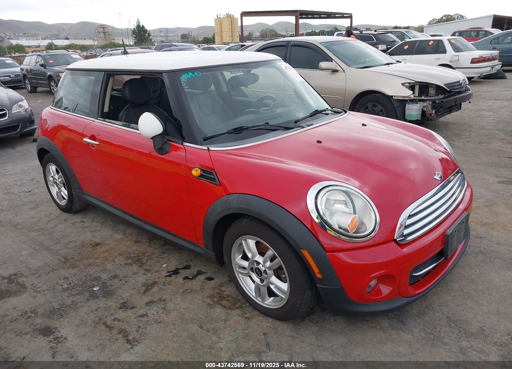2013 MINI HARDTOP COOPER VIN: WMWSU3C51DT549228