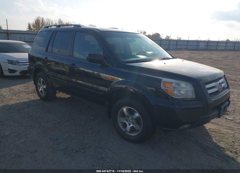 2007 HONDA PILOT EX VIN: 5FNYF28417B006647