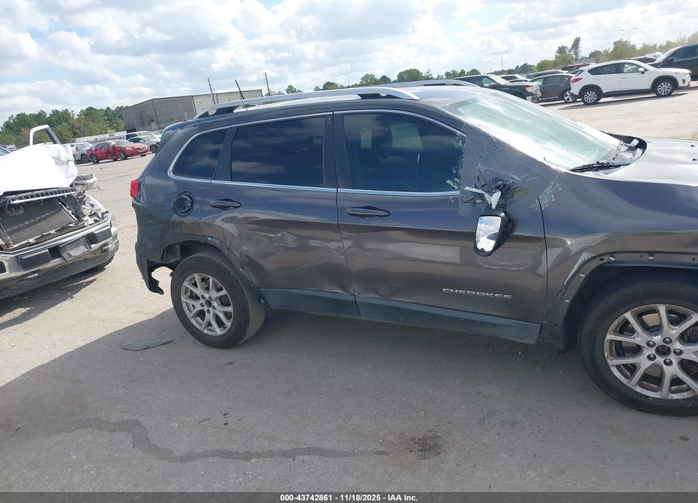 2017 JEEP CHEROKEE VIN: 1C4PJLCS7HW641469