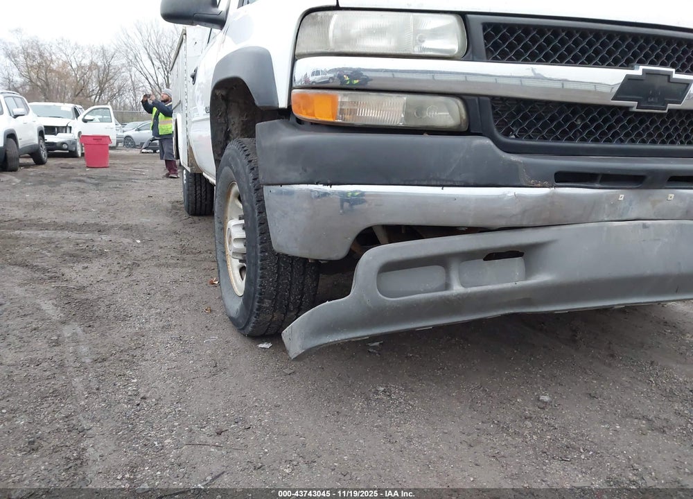 2001 CHEVROLET SILVERADO 2500HD VIN: 1GCHC24U51E273555