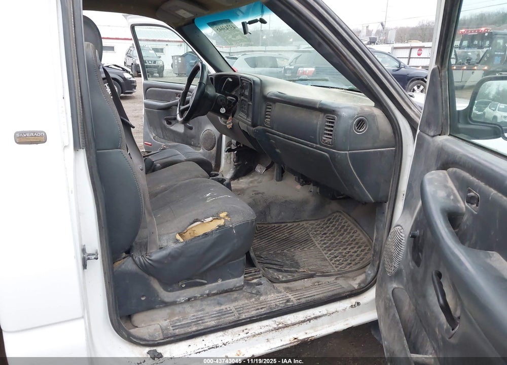 2001 CHEVROLET SILVERADO 2500HD VIN: 1GCHC24U51E273555