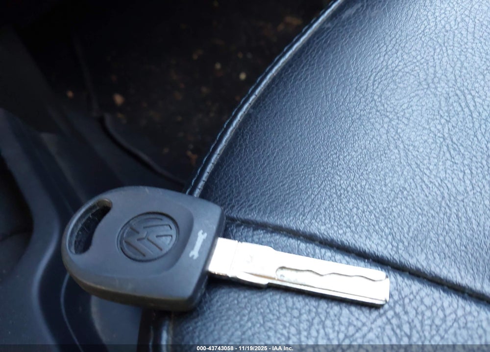 2007 VOLKSWAGEN NEW BEETLE 2.5 VIN: 3VWPG31C57M505119