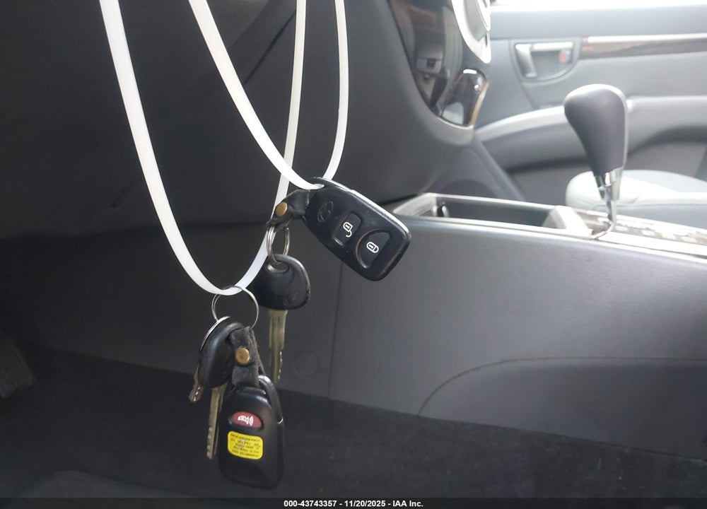 2011 HYUNDAI SANTA FE GLS VIN: 5XYZG3AB5BG014509