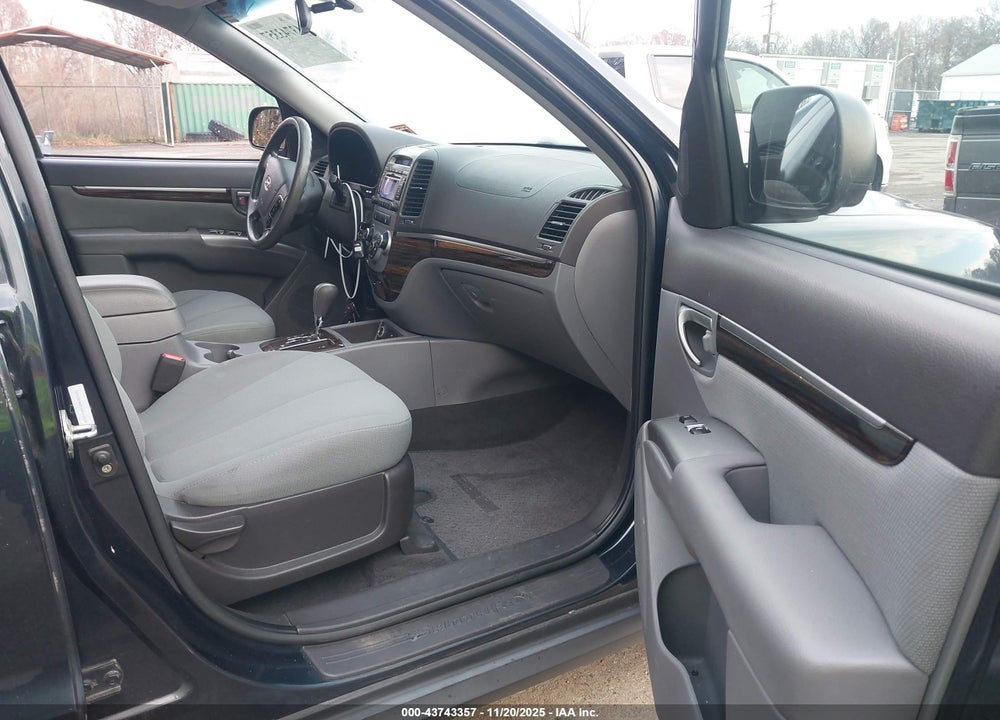 2011 HYUNDAI SANTA FE GLS VIN: 5XYZG3AB5BG014509