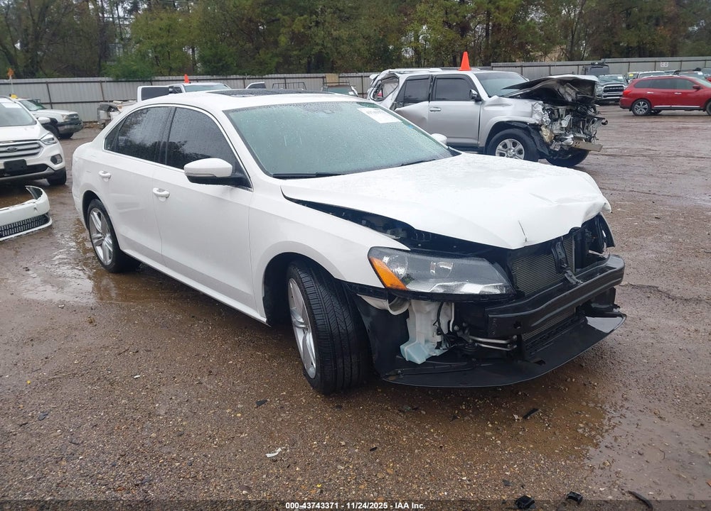 2015 VOLKSWAGEN PASSAT 2.0L TDI SE VIN: 1VWBV7A37FC093146