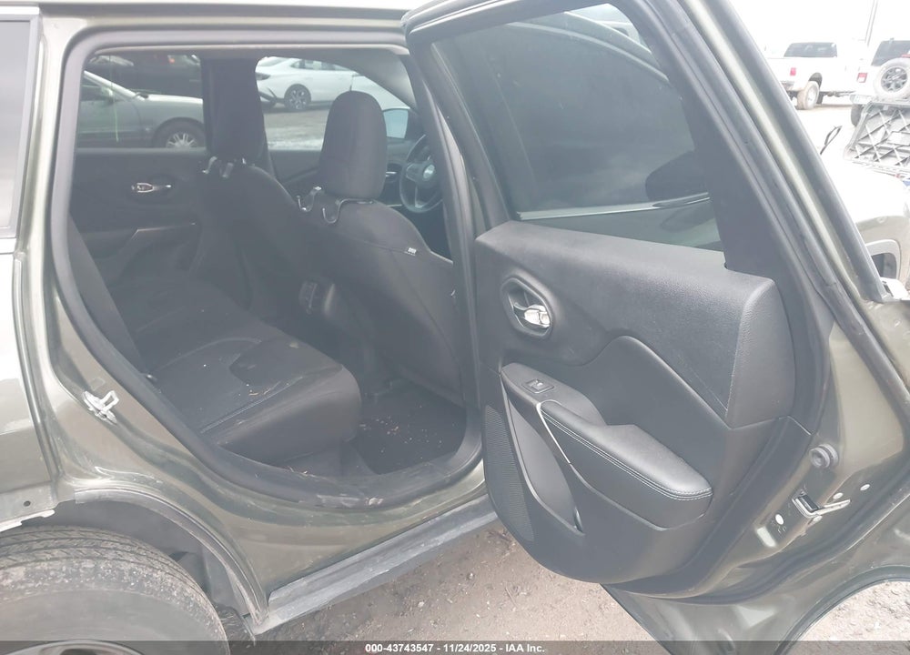 2019 JEEP CHEROKEE LATITUDE 4X4 VIN: 1C4PJMCX1KD352799