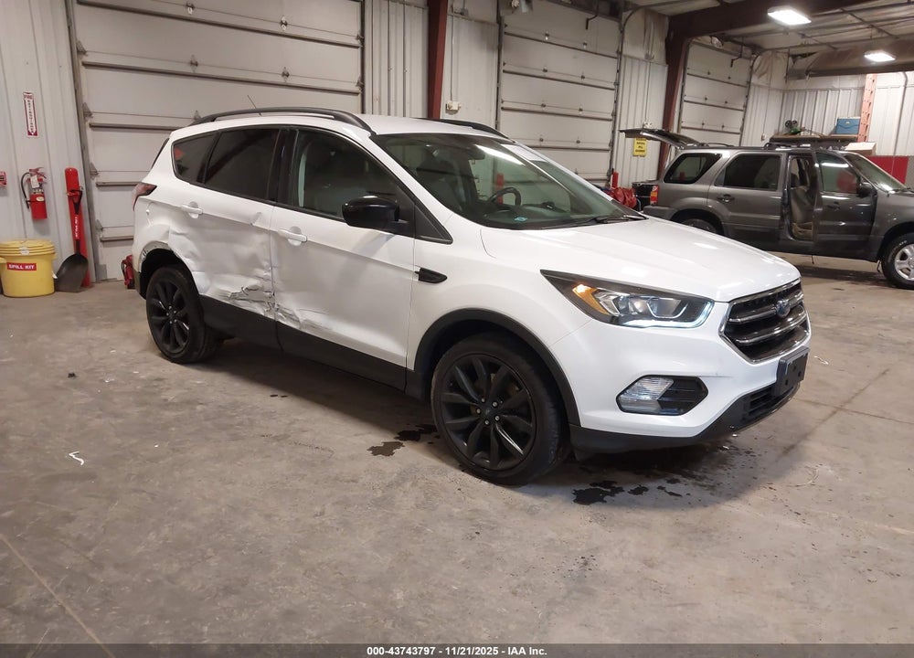 2018 FORD ESCAPE SE VIN: 1FMCU9GD1JUA83538