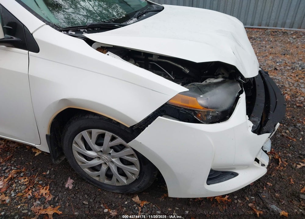 2017 TOYOTA COROLLA VIN: 5YFBURHE4HP571171