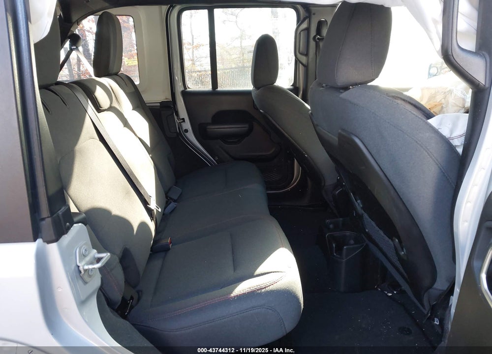 2024 JEEP WRANGLER 4-DOOR RUBICON 4X4 VIN: 1C4PJXFG7RW243775
