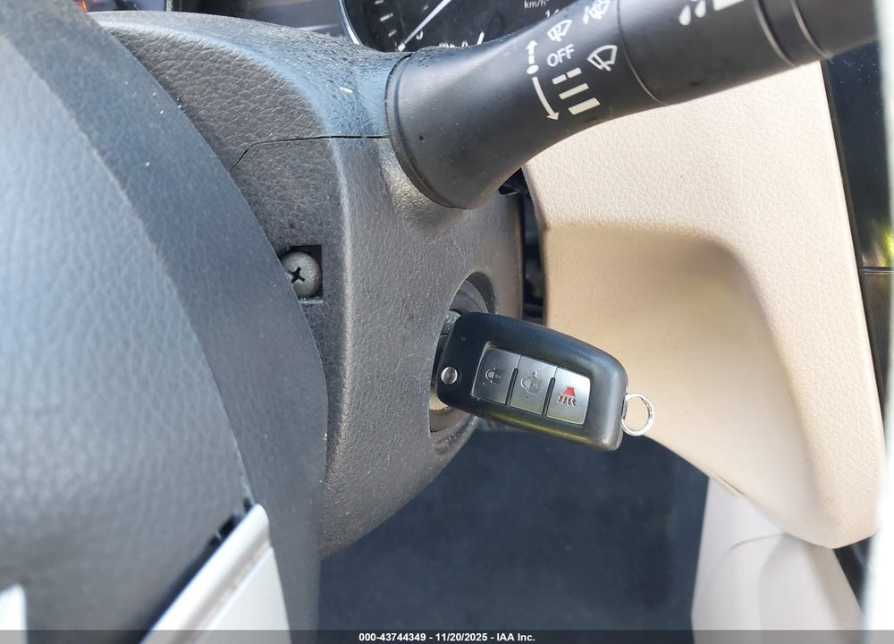 2016 NISSAN ROGUE S VIN: JN8AT2MT8GW007088