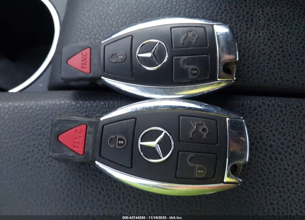 2011 MERCEDES-BENZ C 300 SPORT 4MATIC VIN: WDDGF8BB5BR171230