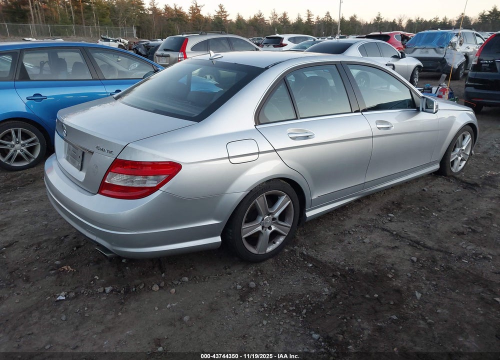 2011 MERCEDES-BENZ C 300 SPORT 4MATIC VIN: WDDGF8BB5BR171230