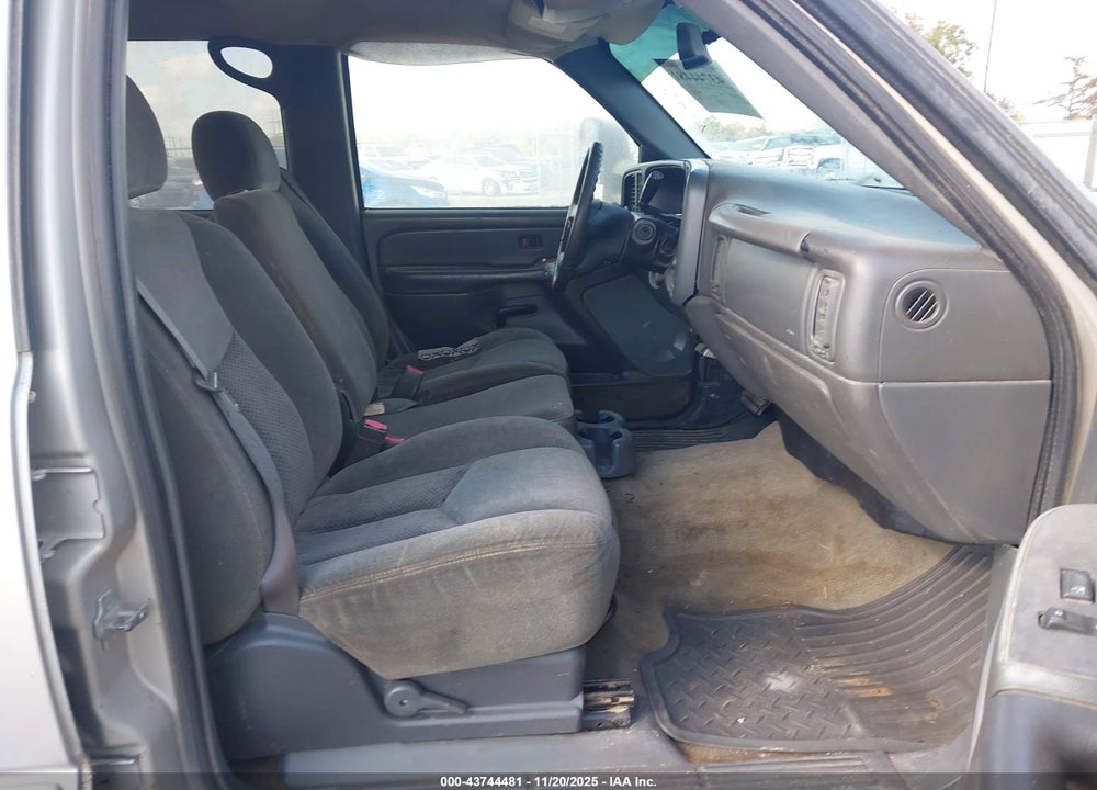 2004 CHEVROLET SILVERADO 2500 LS VIN: 1GCGK23U14F160992